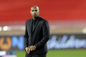 拜仁慕尼黑vs皇家马德里 | 亨利：皇马在只剩10人后没有付出更多努力团队防守，因此受到惩罚